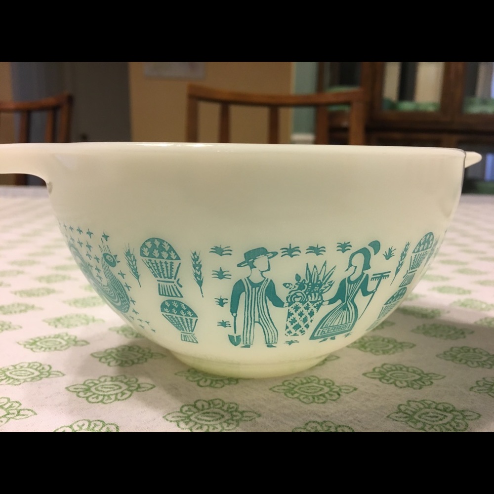 Pyrex butterprint blue small bowl